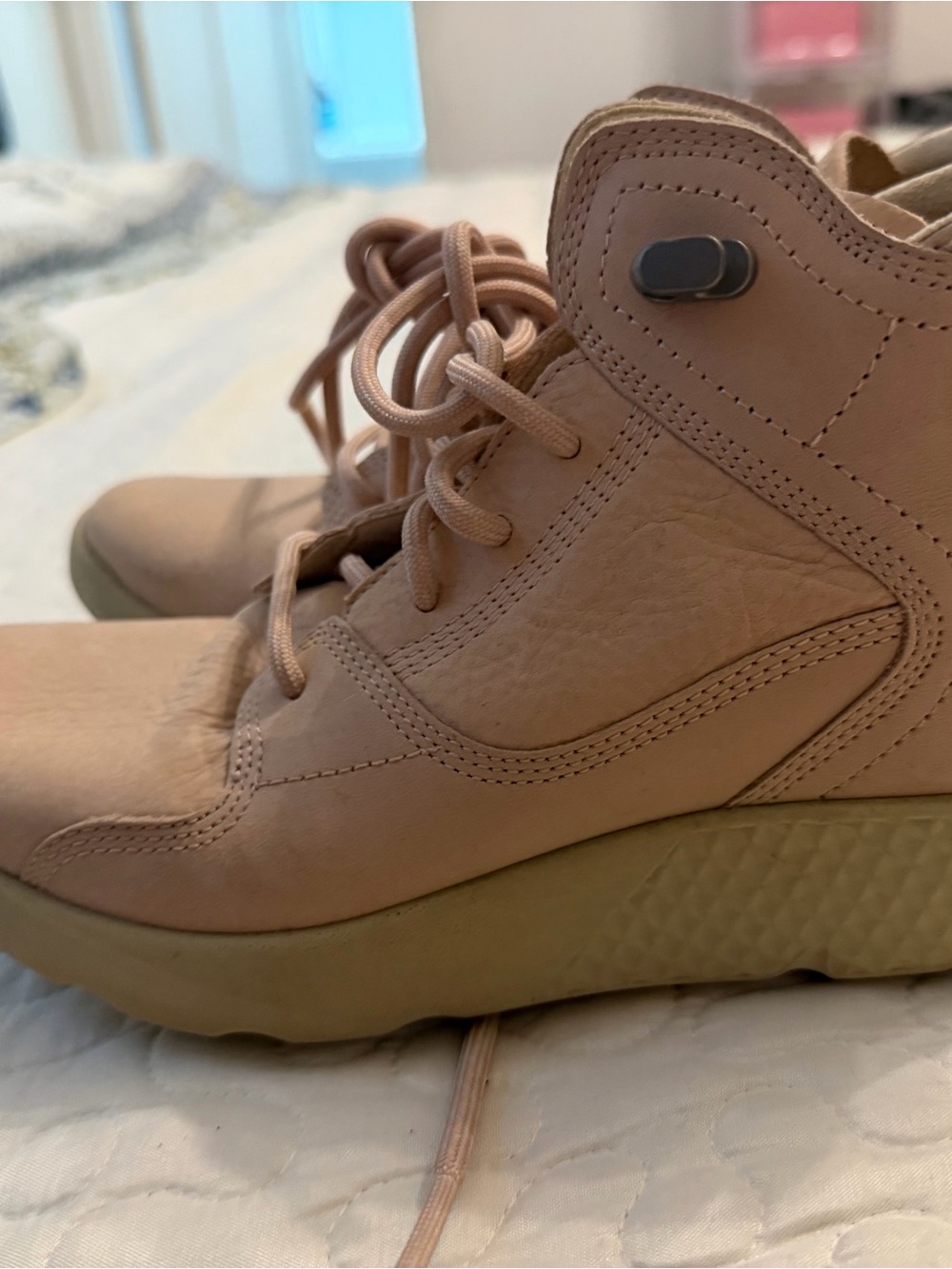 Timberland Women's Lace-Up Boots in Blush Pink - Picture 1 of 2